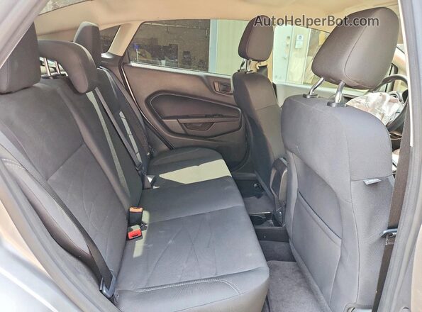 3FADP4BJ1JM116418 2018 FORD FIESTA Silver Հետևի նստատեղերի տեսք