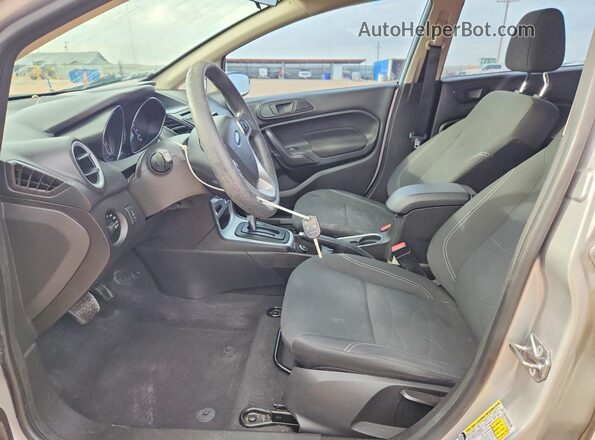 3FADP4BJ1JM134739 2018 FORD FIESTA Silver Սալոնի դիմացի տեսք