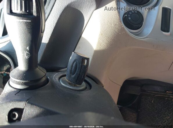 3FADP4BJ2HM125381 2017 FORD FIESTA Красный Вид панели приборов