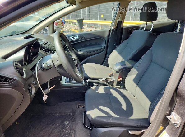 3FADP4BJ2JM104410 2018 FORD FIESTA Серый Вид салона спереди