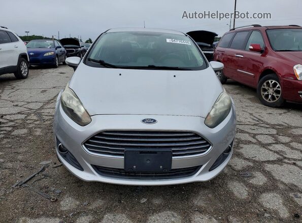 3FADP4BJ3GM163023 2016 FORD FIESTA Серебряный Вид спереди