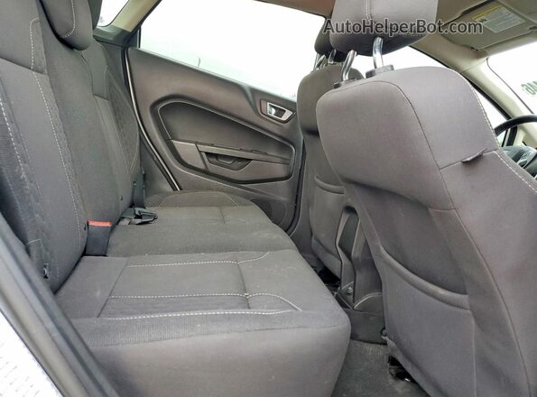 3FADP4BJ3GM163023 2016 FORD FIESTA Серебряный Вид задних сидений