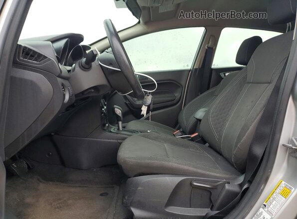 3FADP4BJ3GM163023 2016 FORD FIESTA Серебряный Вид салона спереди
