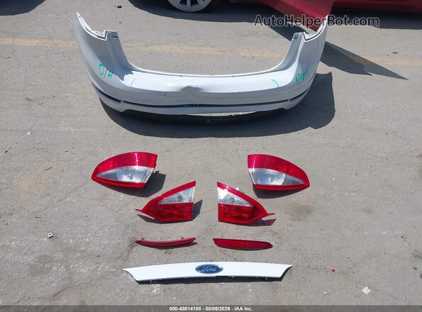 3FADP4BJ3JM127257 2018 FORD FIESTA White Вид щитка приладів