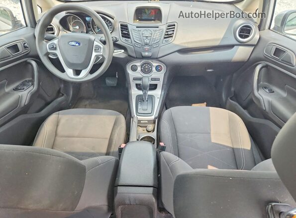 3FADP4BJ4HM158639 2017 FORD FIESTA Silver Dashboard view