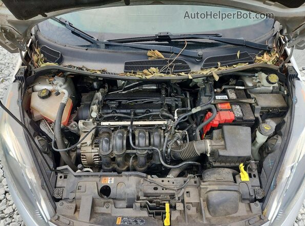 3FADP4BJ4HM158639 2017 FORD FIESTA Silver Rear interior view