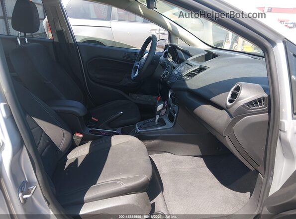 3FADP4BJ4JM104246 2018 FORD FIESTA Silver Вид салону спереду