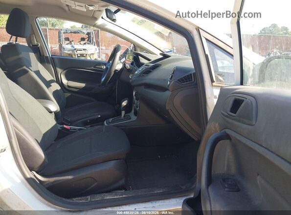 3FADP4BJ4JM109608 2018 FORD FIESTA White Widok wnętrza z przodu