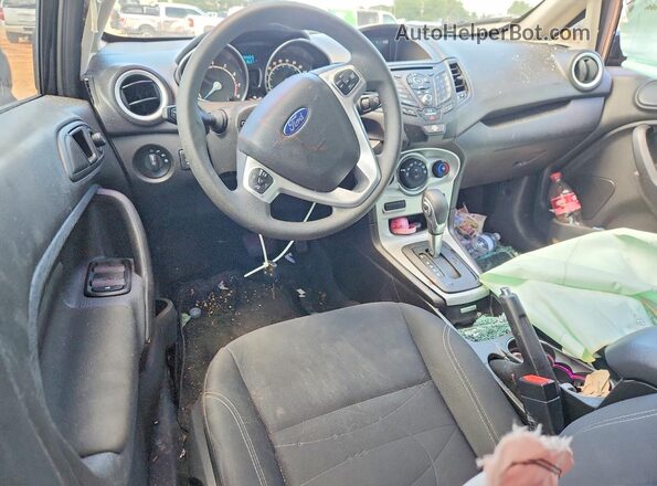 3FADP4BJ5JM108323 2018 FORD FIESTA Black Вид панелі приладів