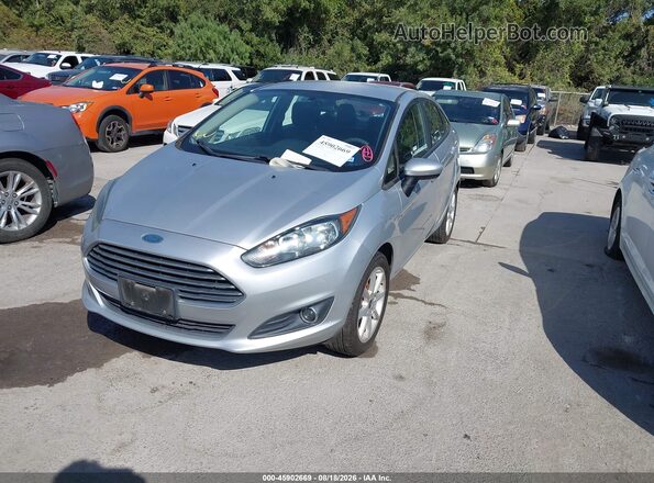 3FADP4BJ5KM128072 2019 FORD FIESTA Silver Vista tres cuartos delantera izquierda