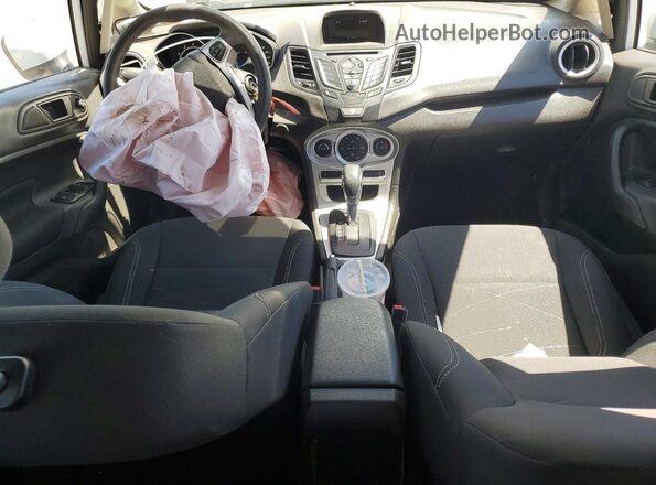 3FADP4BJ6KM101642 2019 FORD FIESTA White Вид панелі приладів