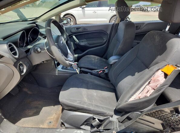 3FADP4BJ7JM115533 2018 FORD FIESTA Серый Вид салона спереди