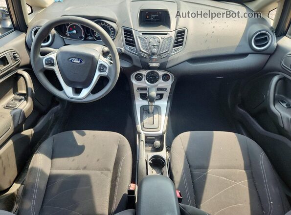 3FADP4BJ7JM142277 2018 FORD FIESTA Серый Вид панели приборов