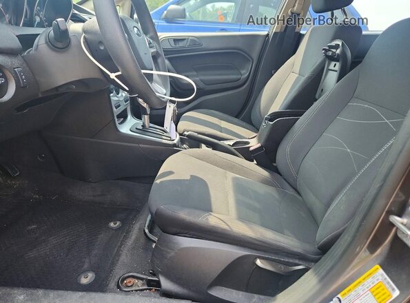 3FADP4BJ7JM142277 2018 FORD FIESTA Серый Вид салона спереди