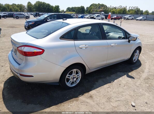 3FADP4BJ8HM139768 2017 FORD FIESTA Silver Задня права чверть