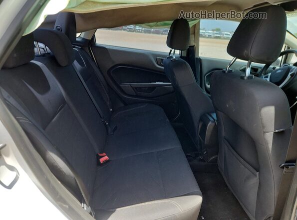 3FADP4BJ8JM130171 2018 FORD FIESTA Белый Вид задних сидений