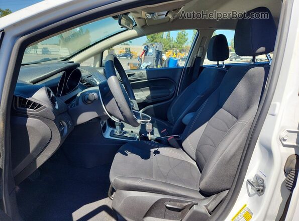 3FADP4BJ9HM115091 2017 FORD FIESTA White წინა სალონის ხედი