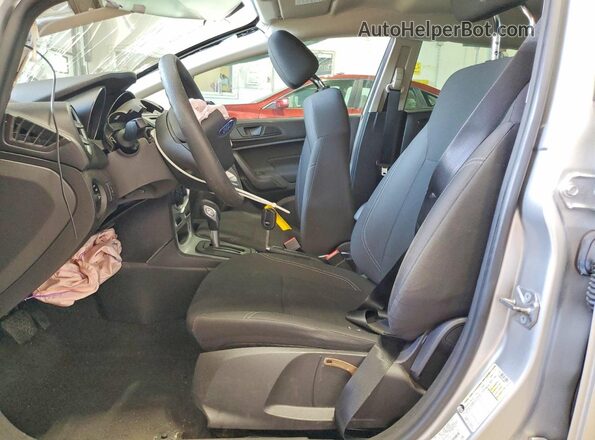 3FADP4BJ9HM131663 2017 FORD FIESTA Silver Front interior view