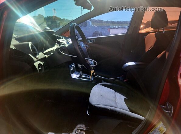 3FADP4BJXGM130634 2016 FORD FIESTA Red Widok wnętrza z przodu