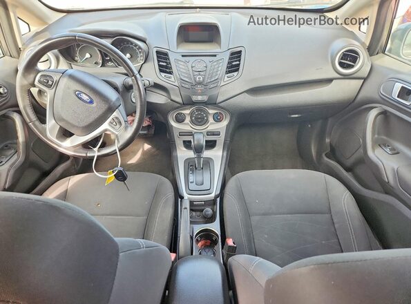 3FADP4BJXGM183804 2016 FORD FIESTA Серебряный Вид панели приборов