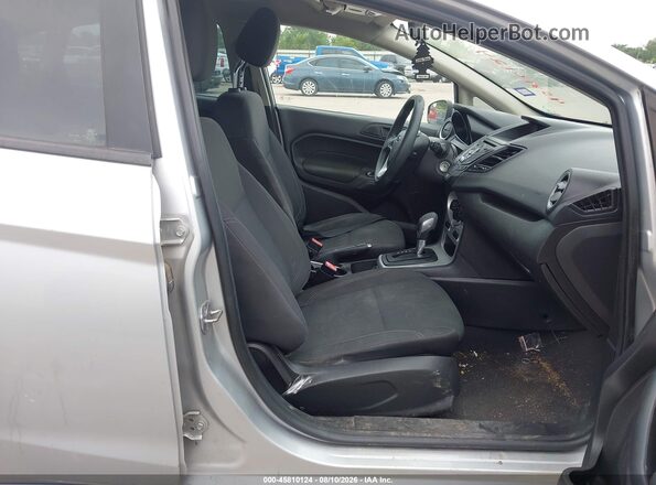 3FADP4BJXJM142614 2018 FORD FIESTA Silver Vista interior delantera