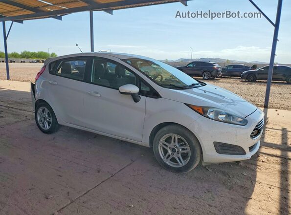 3FADP4EJ0HM137900 2017 FORD FIESTA White წინა მარჯვენა