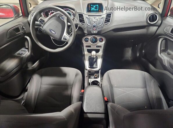 3FADP4EJ1HM105120 2017 FORD FIESTA Красный Вид панели приборов