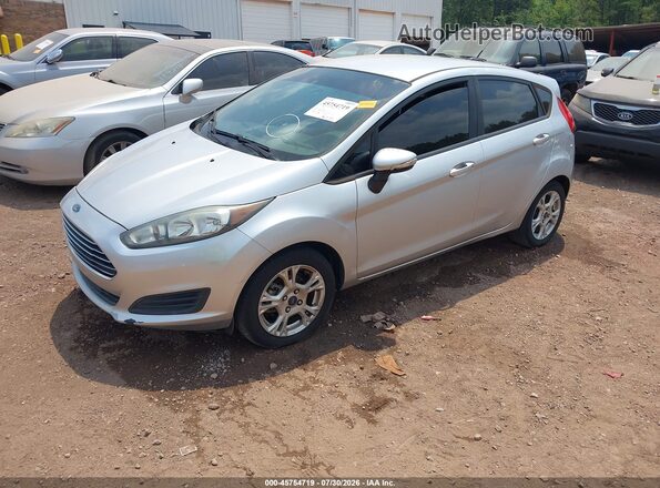 3FADP4EJ3GM113024 2016 FORD FIESTA Серебряный Передняя левая четверть