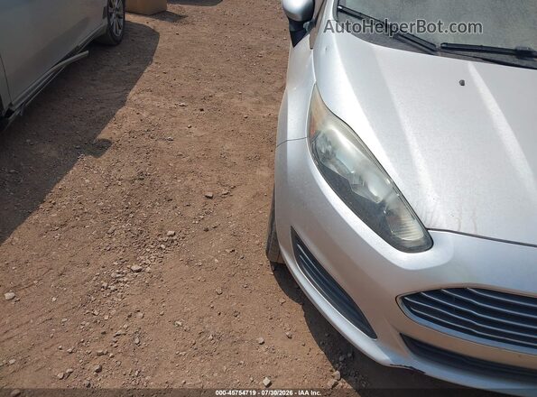 3FADP4EJ3GM113024 2016 FORD FIESTA Серебряный Вид спереди