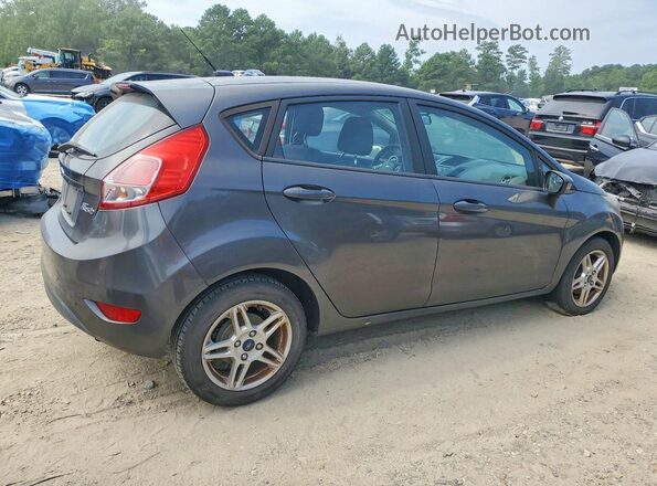 3FADP4EJ3JM122779 2018 FORD FIESTA Серебряный Задняя правая четверть