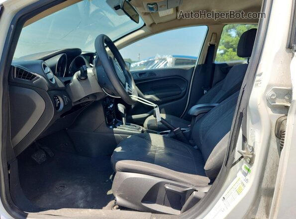 3FADP4EJ3KM124159 2019 FORD FIESTA White Вид салону спереду
