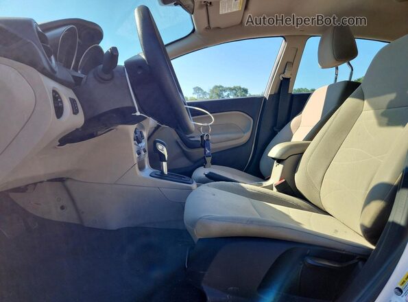 3FADP4EJ4JM108180 2018 FORD FIESTA White Widok wnętrza z przodu