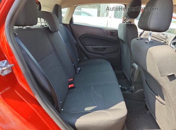 3FADP4EJ5JM136375 2018 FORD FIESTA Red Հետևի նստատեղերի տեսք