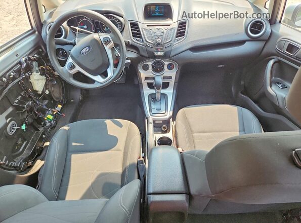 3FADP4EJ6HM114766 2017 FORD FIESTA Silver Widok deski rozdzielczej