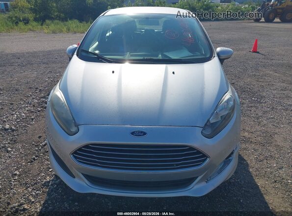 3FADP4EJ6HM152692 2017 FORD FIESTA Silver Widok z przodu