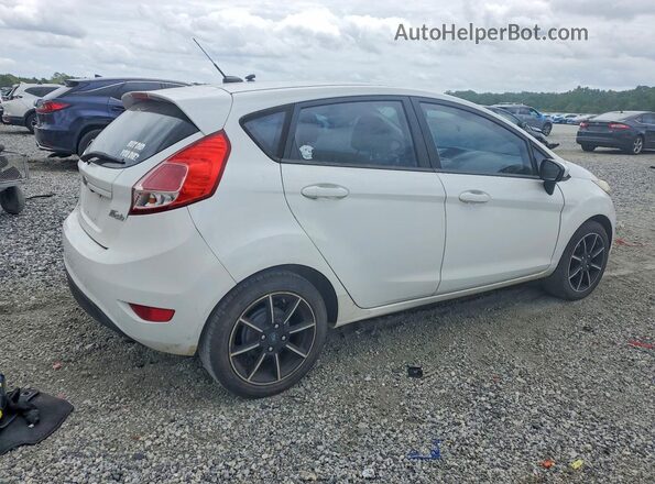 3FADP4EJ6JM133520 2018 FORD FIESTA Белый Задняя правая четверть