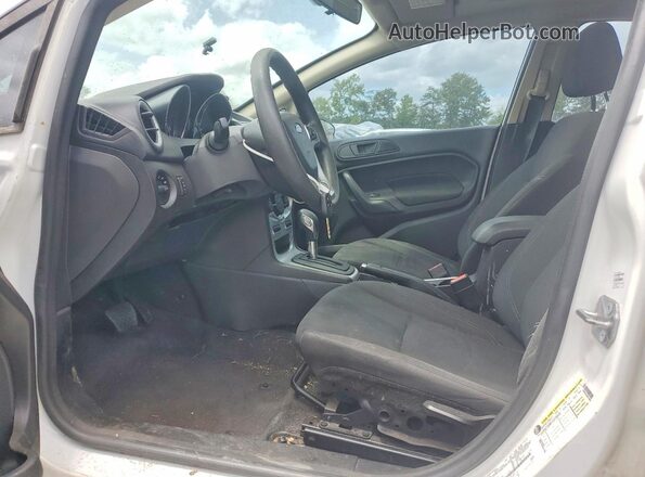 3FADP4EJ6JM133520 2018 FORD FIESTA Белый Вид салона спереди
