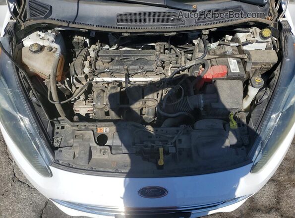 3FADP4EJ8KM133987 2019 FORD FIESTA White Вид задньої частини салону