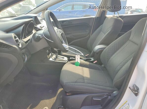 3FADP4EJXKM106404 2019 FORD FIESTA Белый Вид салона спереди