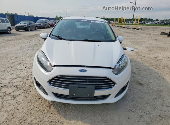 3FADP4EJXKM106404 2019 FORD FIESTA Белый Вид спереди