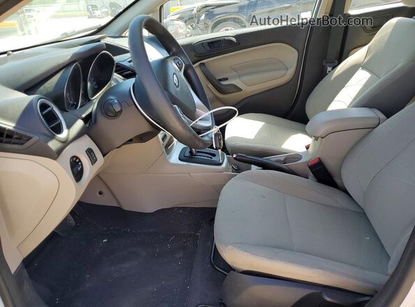 3FADP4EJXKM158177 2019 FORD FIESTA White Вид салону спереду
