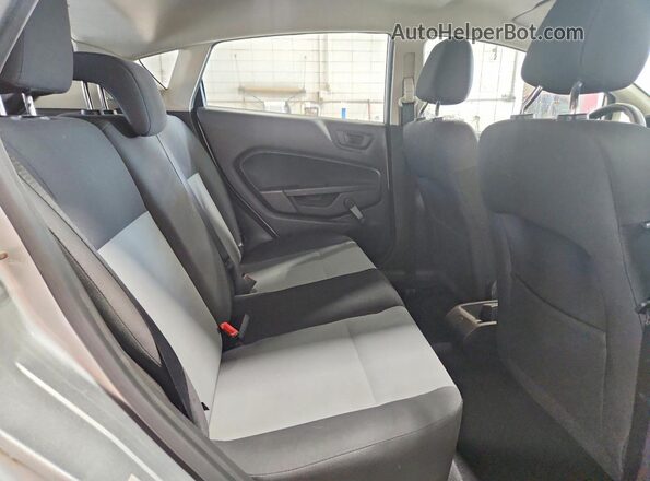 3FADP4TJ5GM136419 2016 FORD FIESTA Серебряный Вид задней части салона