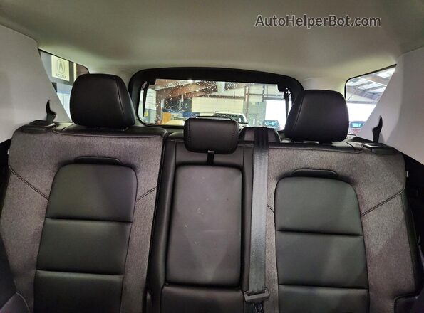 3FMCR9B67RRF58574 2024 FORD BRONCO Black Widok tylnych siedzeń