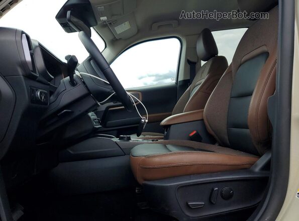 3FMCR9CN3SRE07338 2025 FORD BRONCO Cream Front interior view