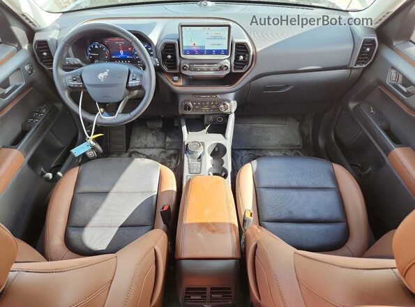 3FMCR9D91PRE14975 2023 FORD BRONCO Белый Вид панели приборов