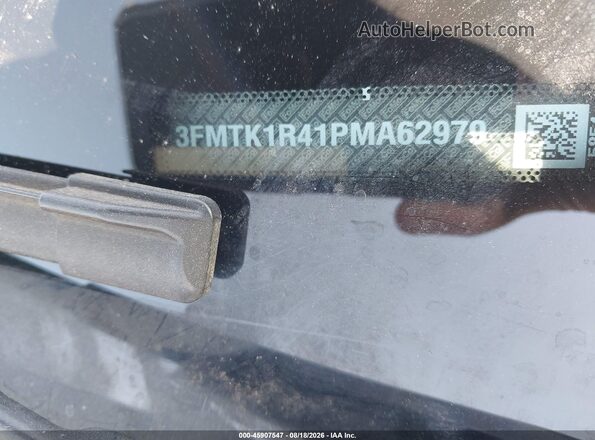 3FMTK1R41PMA62979 2023 FORD MUSTANG MACH-E Black Vista del compartimento del motor
