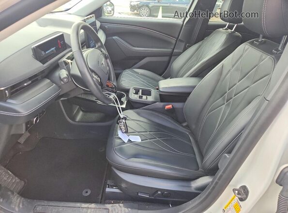 3FMTK1R45SMA04821 2025 FORD MUSTANG White Widok wnętrza z przodu