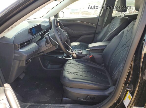 3FMTK1S52PMA81253 2023 FORD MUSTANG Черный Вид салона спереди
