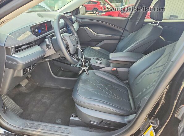 3FMTK1S54PMB04063 2023 FORD MUSTANG Черный Вид салона спереди