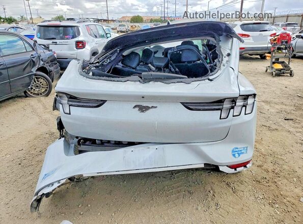 3FMTK1SS5MMA23901 2021 FORD MUSTANG White Widok z tyłu